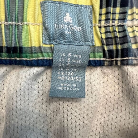 EUC – Vibrant Toddler Boys 5T Rash Guard & Swim Trunks Set - Picture 5 of 5